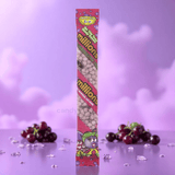 Millionen Tube mit schwarzen Johannisbeeren