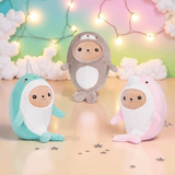 Peluche Ours en costume 24cm